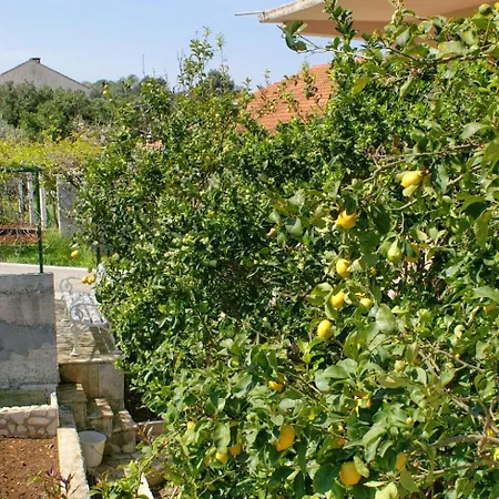 By The Sea Kneza, Korcula - 167 *